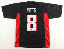Load image into Gallery viewer, Kyle Pitts Signed Jersey (Beckett) Atlanta Falcons